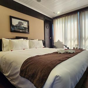Executive King Suite